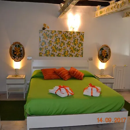 La Regina Di Vertecoeli Naples