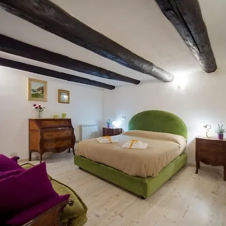 La Regina Di Vertecoeli * Naples