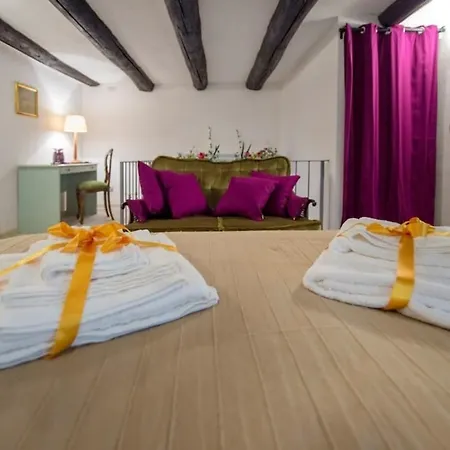 La Regina Di Vertecoeli Apartment Naples