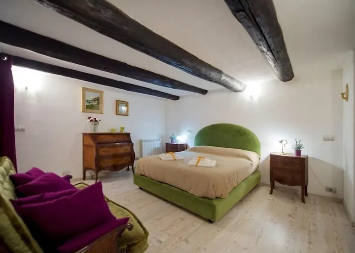 La Regina Di Vertecoeli * Nápoles