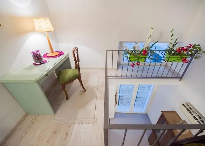 La Regina Di Vertecoeli Apartamento Nápoles